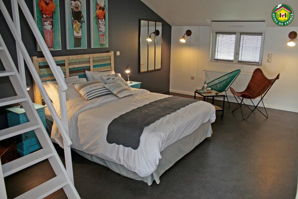 Le Clos Du Miroir Courset Ruang foto
