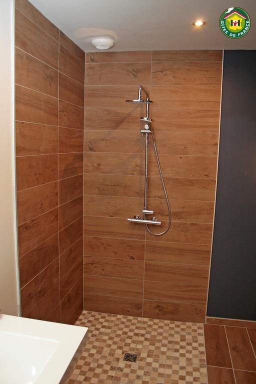 Le Clos Du Miroir Courset Ruang foto