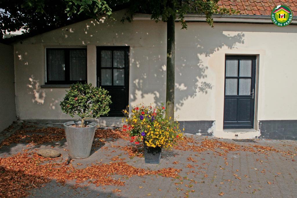 Le Clos Du Miroir Courset Ruang foto