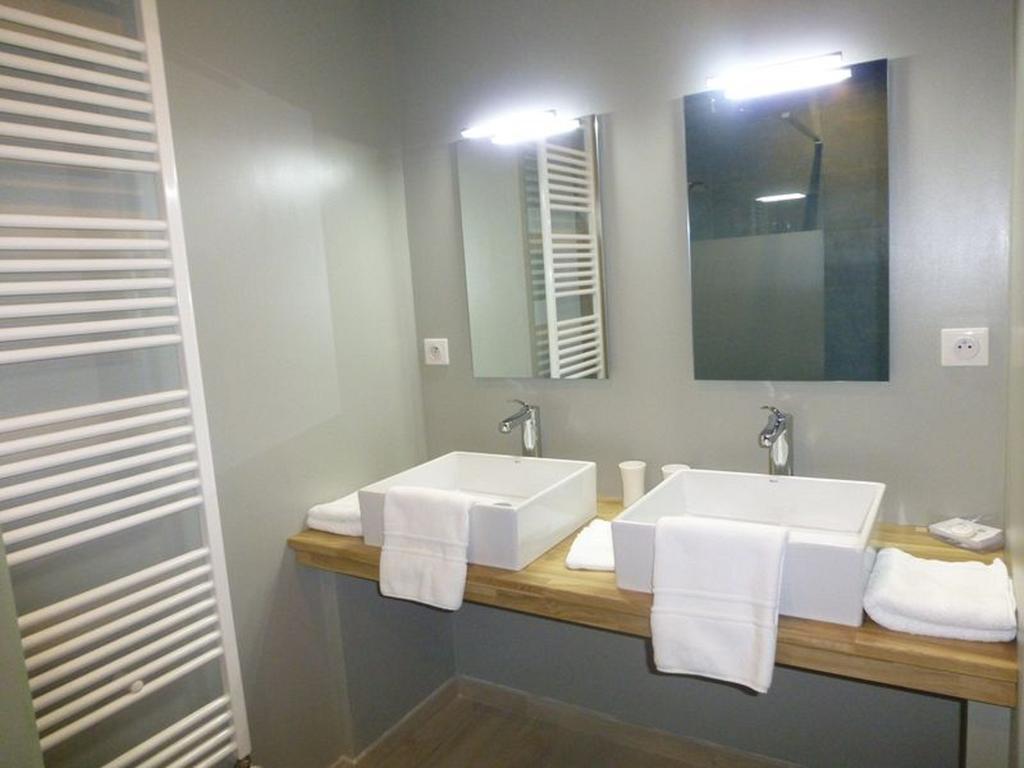 Le Clos Du Miroir Courset Ruang foto